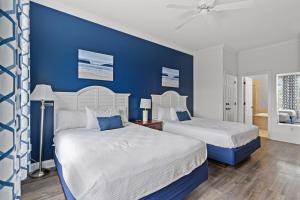 Postel nebo postele na pokoji v ubytování Family Tides at Litchfield + 23 fotografií