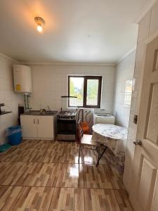 Η κουζίνα ή μικρή κουζίνα στο Departamento Don Leo