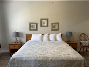 Giường trong phòng chung tại Tranquil Terrace