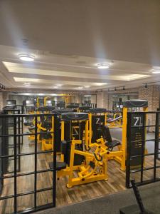 Γυμναστήριο ή/και όργανα γυμναστικής στο Raum Hotel