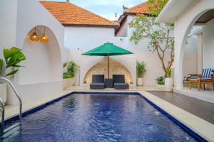 Πισίνα στο ή κοντά στο Nara Segara Canggu Villa