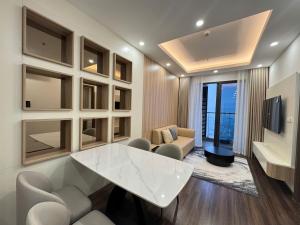 Μια τηλεόραση ή/και κέντρο ψυχαγωγίας στο Hoang Huy Commerce Tower Apartment & Homestay