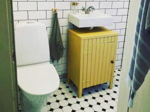 Ένα μπάνιο στο 5 person holiday home in FLISBY