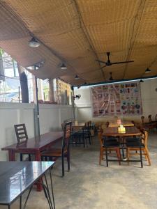 En restaurant eller et andet spisested på Por Chey Hotel + 21 billeder