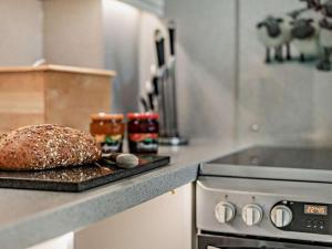 Η κουζίνα ή μικρή κουζίνα στο 2 Bed in Keswick SZ027 +6 φωτογραφίες