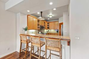 Köök või kööginurk majutusasutuses Calm Coastal Retreat in Avila Beach