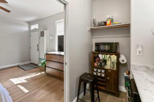 Ένα ή περισσότερα κρεβάτια σε δωμάτιο στο Seaglass Studio