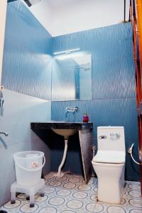 Ванная комната в Hotel Kumbha Heights Fort Chittorgarh