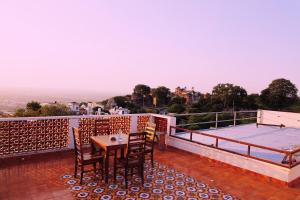 Балкон или терраса в Hotel Kumbha Heights Fort Chittorgarh