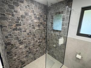 Koupelna v ubytování Torndirrup Seascape Awaits + 26 fotografií