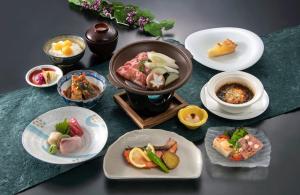 Jídlo v hotelu nebo okolí + 11 fotografií