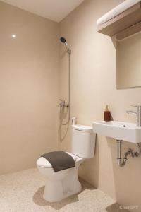 Ένα μπάνιο στο INARA By Kiyana