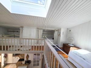 Ένα ή περισσότερα κρεβάτια σε δωμάτιο στο Charmante maison 7 couchages à 300m de la plage, parking et animaux admis - FR-1-777-45