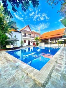 Bazén v ubytování Paradise K Forest Hotel nebo v jeho okolí