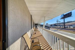 Μπαλκόνι ή βεράντα στο Super 8 by Wyndham Sturgis