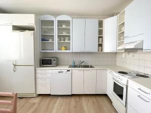 Η κουζίνα ή μικρή κουζίνα στο Two bedroom apartment in Hamina +20 φωτογραφίες