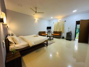 TV a/nebo společenská místnost v ubytování Golden Pearl Beach Resort