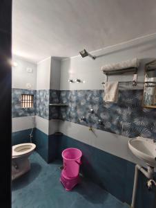 Ένα μπάνιο στο Nidhipataye Homestay