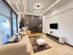 Μια τηλεόραση ή/και κέντρο ψυχαγωγίας στο Rhodium Hotel ONE