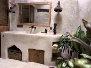 Φωτογραφία από το άλμπουμ του Tropical Villa with exotic pool, Uluwatu Bingin σε Uluwatu