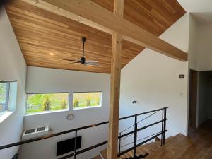 TV a/nebo společenská místnost v ubytování mizuki natural villa Larch