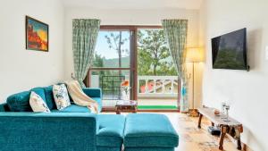 Μια τηλεόραση ή/και κέντρο ψυχαγωγίας στο SaffronStays Chamomile Hills