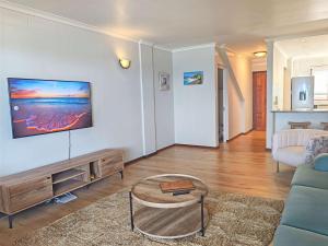 Χώρος καθιστικού στο Ocean Blue Stay