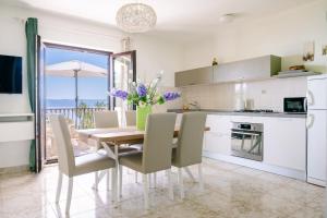 Η κουζίνα ή μικρή κουζίνα στο Appartamenti Tanja