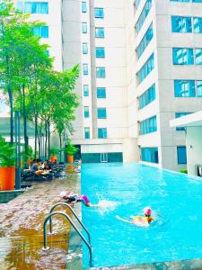Πισίνα στο ή κοντά στο Summer Suites klcc by classy stay