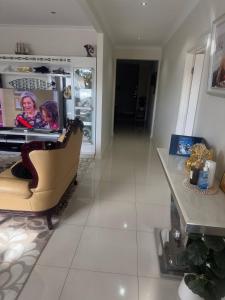 TV a/nebo společenská místnost v ubytování Luxury Melton House Room 2