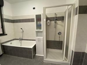 Ένα μπάνιο στο B&B Silvy +23 φωτογραφίες