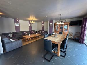 Χώρος καθιστικού στο Dolce Casa Pool and Sauna