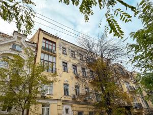an apartment building in the city of paris at Kyiv Sky Apartment in Kyiv
