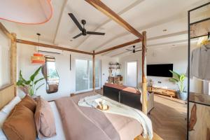 Postel nebo postele na pokoji v ubytování Nook By Zipcode