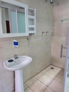 Koupelna v ubytování Two Bells Guest House