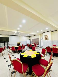 Бизнес-центр и/или конференц-зал в Golden Tulip Hotel- Evergreen Port Harcourt +15 фотографий