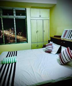 Afbeelding uit fotogalerij van Rooftop Inn in Guwahati