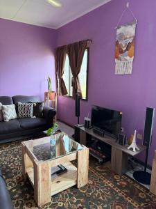 TV a/nebo společenská místnost v ubytování Self-Contained Unit in East Legon, Greater Accra