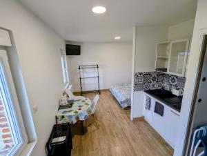 Kuchyň nebo kuchyňský kout v ubytování LE CHARME D OGNES