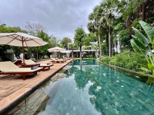 Bazén v ubytování The Forest nebo v jeho okolí