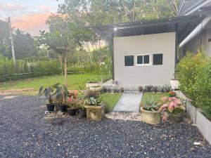 Zahrada ubytování สวนย่า รีสอร์ท