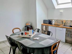 Kuchyň nebo kuchyňský kout v ubytování LE CHARME D OGNES + 43 fotografií