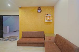 Posezení v ubytování FabHotel Rajtilak