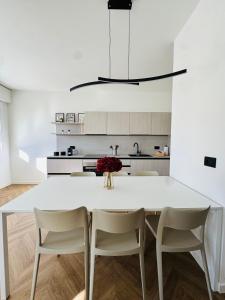 Kuchyň nebo kuchyňský kout v ubytování Appartamento Essenza