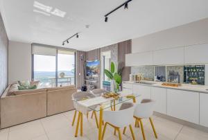 Kuchyň nebo kuchyňský kout v ubytování Aura Residence