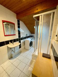 Koupelna v ubytování Apartment - Nähe CHIO Aachen