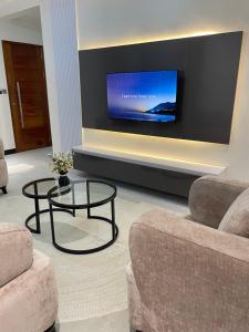 Μια τηλεόραση ή/και κέντρο ψυχαγωγίας στο Travelton Homes