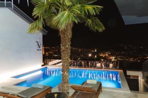 Πισίνα στο ή κοντά στο Villa View Mostar with Jacuzzi & Heated Pool