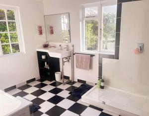 Ένα μπάνιο στο La Rochelle Heritage Beach House +45 φωτογραφίες