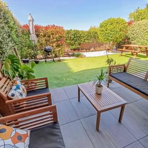 Сад в Fabron studio et Résidence de Luxe avec Piscine